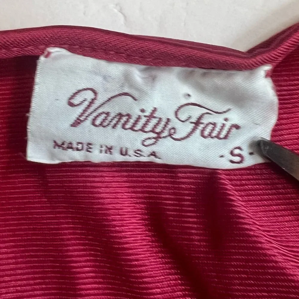 Vanity Fair Knee Length V-neck Nightgown Burgundy White Blue 70’s Sleeveless Vtg